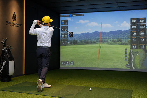 Golf trong nhà là gì? Tổng quan về golf 3D và golf giả lập