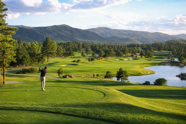 Sân golf là gì? Tổng quan về môn golf