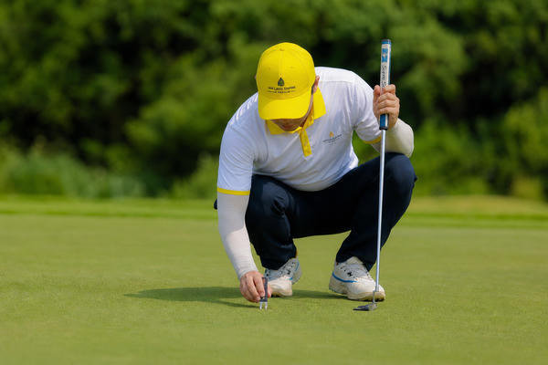 Giữ gìn sân golf: sửa divot, bunker và dấu bóng đúng chuẩn