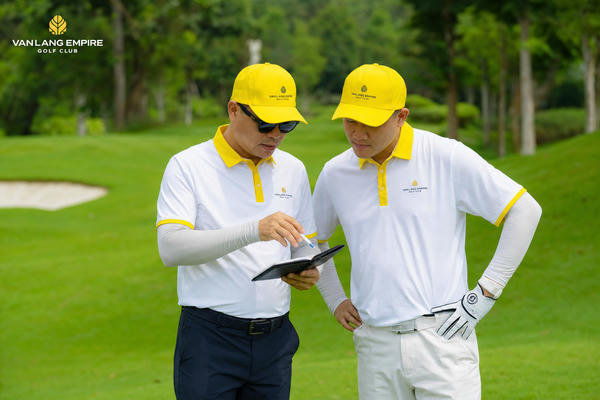 Kinh nghiệm thuê caddie và cách làm việc hiệu quả