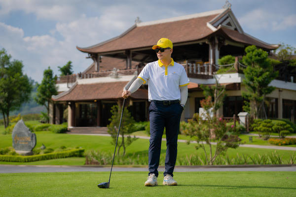 Trang phục golf và cách cư xử chuyên nghiệp tại sân golf cao cấp