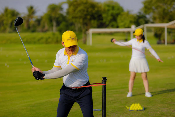 Cách cải thiện swing golf: tăng khoảng cách và độ chính xác