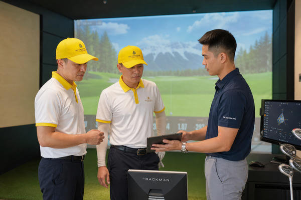 Kinh nghiệm chọn thiết bị và đơn vị lắp đặt golf trong nhà